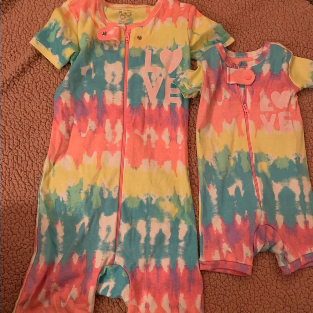 Matching sister PJ’s